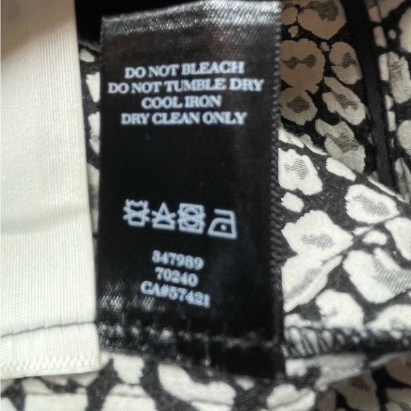 Anne Taylor Animal Print Skirt | Size 8 - Picture 8 of 13